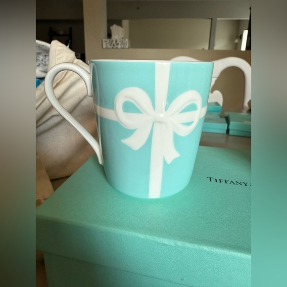 Authentic Tiffany & Co. retired iconic blue white ribbon 2 mugs w/box CLEAN - Picture 3 of 8